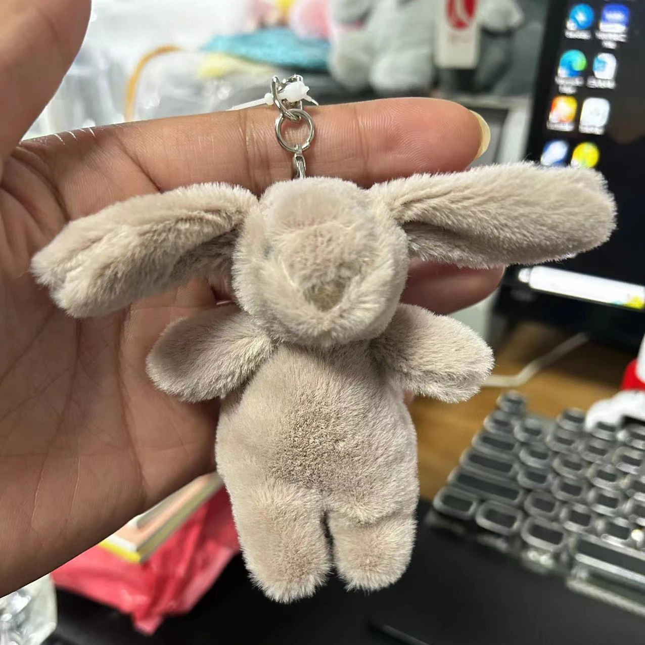 Niedliche Cartoon-Hasen-Schlüs – Phone Accessories Toys Bewertung und Preis
